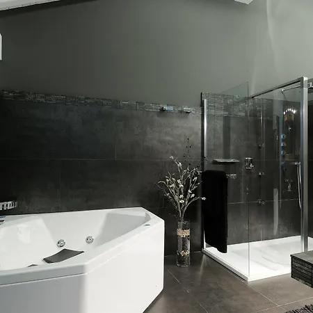 Aldori Landetxea: Adults-only Biosphere Retreat